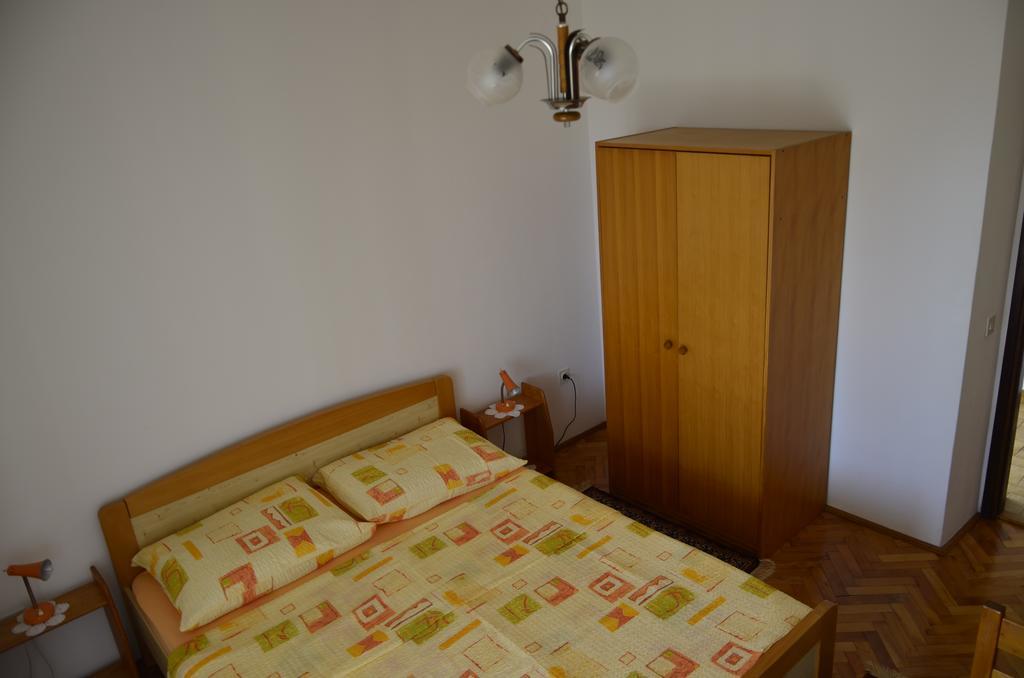 Apartment Anton Пинезичи Экстерьер фото