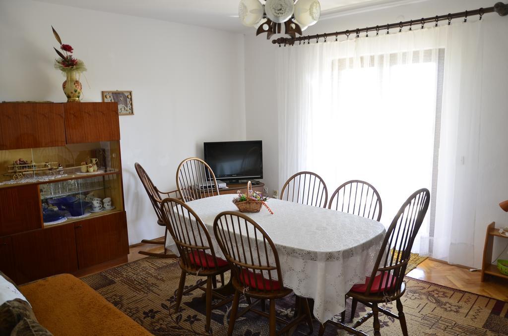 Apartment Anton Пинезичи Экстерьер фото